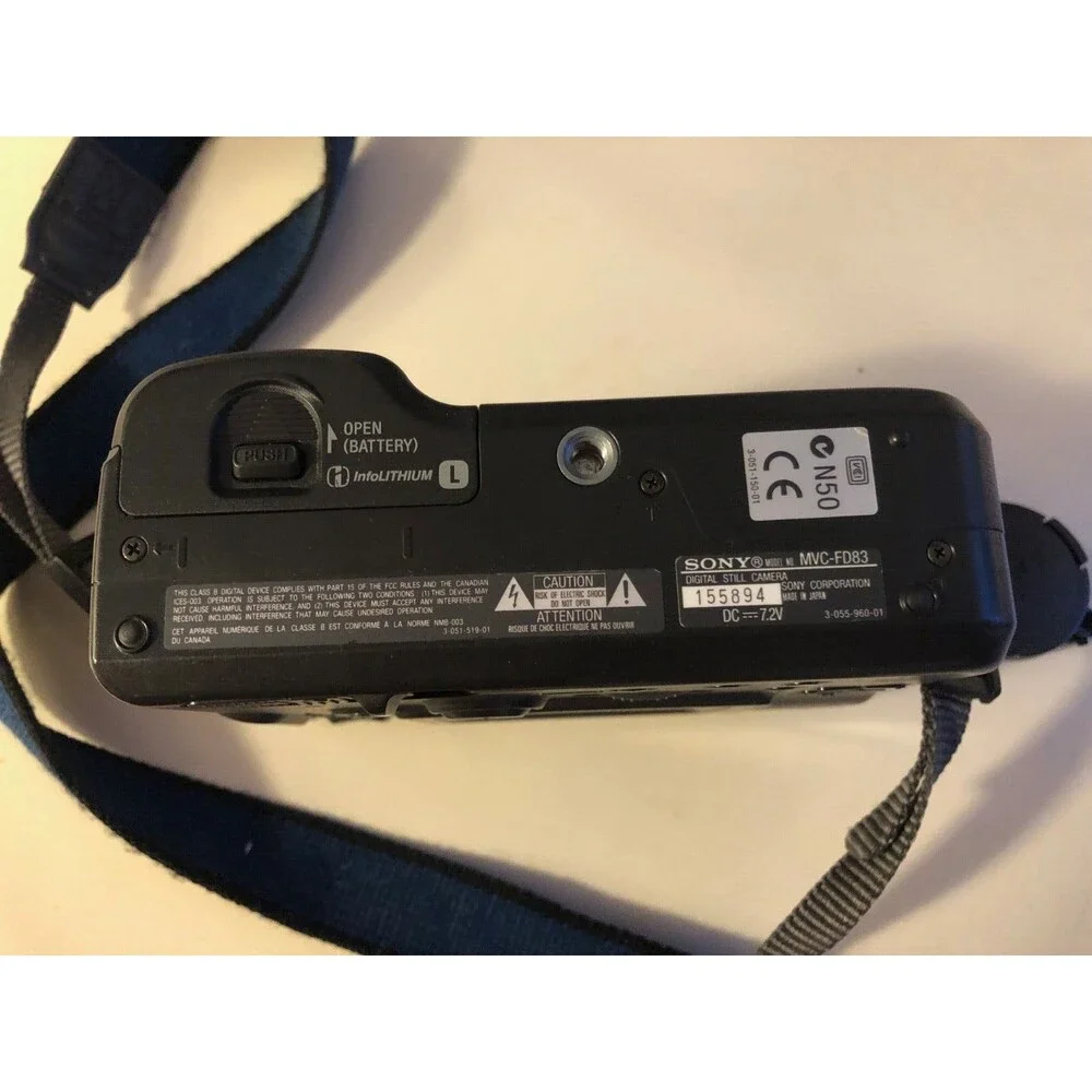 Sony Mavica MVC-FD83 Digital Camera w/ Battery & Strap-Battery needs charging